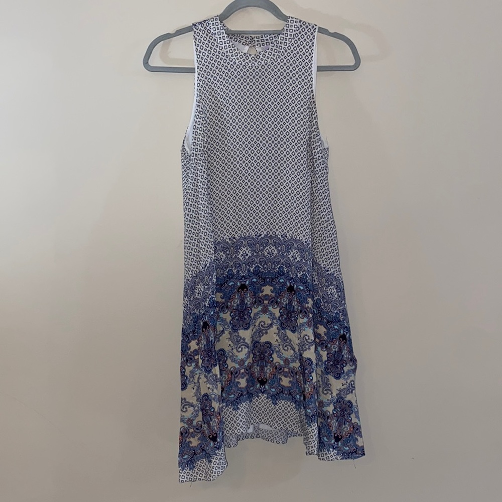 Sleeveless patterned flowy Dress, Size M